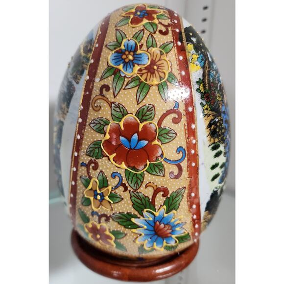 Japanese Porcelain Egg w/ Geisha Garden Scene Gold Gilt Raised Relief -Wood Base - Picture 5 of 16